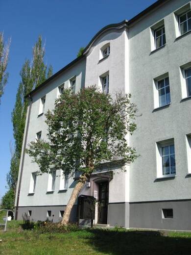 Wohnung zur Miete 440 € 2 Zimmer 55 m² Dachgeschoss Th.-Heuss-Straße 40 Schkeuditz Schkeuditz 04435