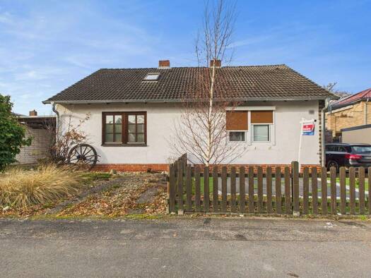 Doppelhaushälfte zum Kauf 220.000 € 4,5 Zimmer 120 m² 529 m² Grundstück Nienhagen 29336