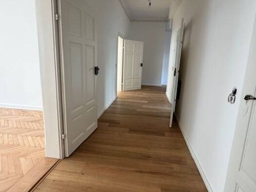 Wohnung zur Miete 860 € 3,5 Zimmer 101,2 m² frei ab sofort Marienstraße 16 Westvorstadt Weimar 99423