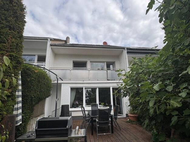 Reihenmittelhaus zum Kauf provisionsfrei 660.000 € 5 Zimmer 120 m² 239 m² Grundstück Parkstraße 28 Kelkheim Kelkheim 65779