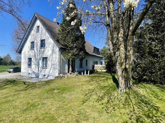 Mehrfamilienhaus zum Kauf 440.000 € 18 Zimmer 236 m² 2.554 m² Grundstück Ohorn 01896