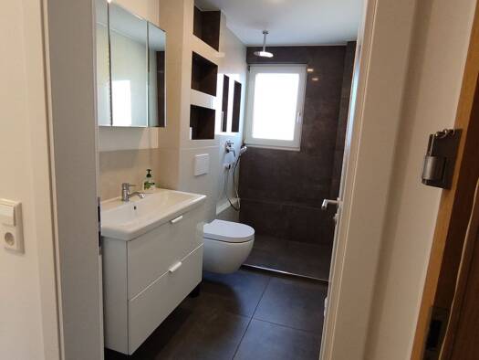 Wohnung zur Miete 1.450 € 4 Zimmer 76 m² Geschoss 3/3 frei ab sofort Ost Stuttgart 70188