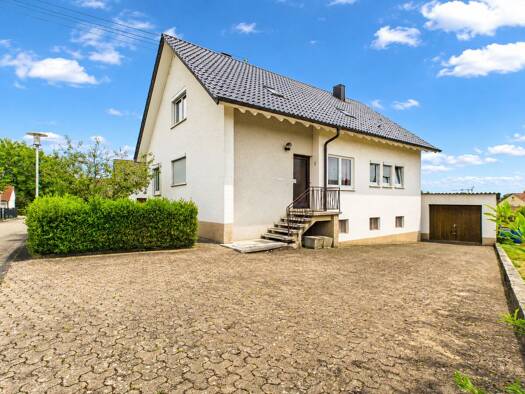 Einfamilienhaus zum Kauf 325.000 € 8 Zimmer 138 m² 736 m² Grundstück Denkingen 78588