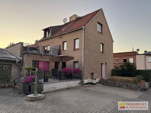 Mehrfamilienhaus zum Kauf 210.000 € 6 Zimmer 175 m² 1.265 m² Grundstück Putlitz 16949
