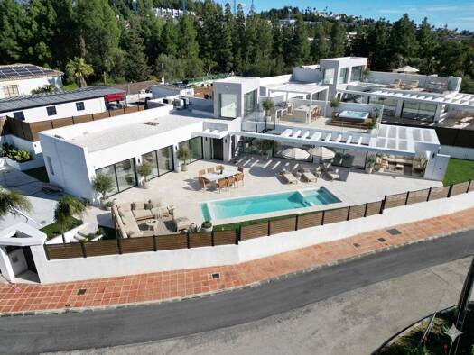 Haus zum Kauf 2.548.000 € 397 m² 866 m² Grundstück El Chaparral 29649
