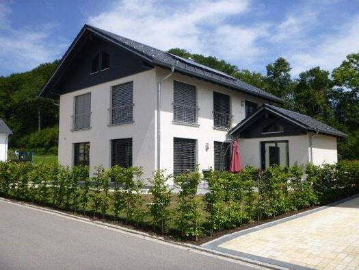 Einfamilienhaus zur Miete 2.500 € 5,5 Zimmer 180 m² frei ab sofort Haagen Lörrach 79541