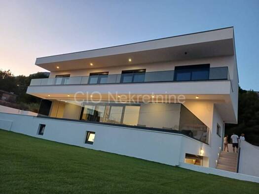 Haus zur Miete 4.000 € 4 Zimmer 239 m² Kastela