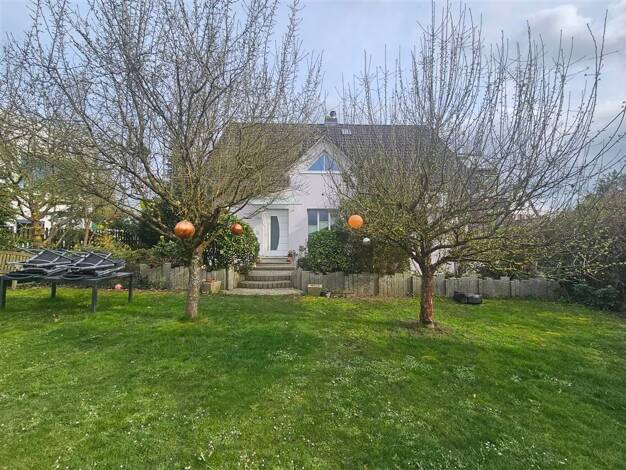 Villa zum Kauf 899.000 € 6 Zimmer 250 m² 1.080 m² Grundstück Eckenhaid Eckental 90542