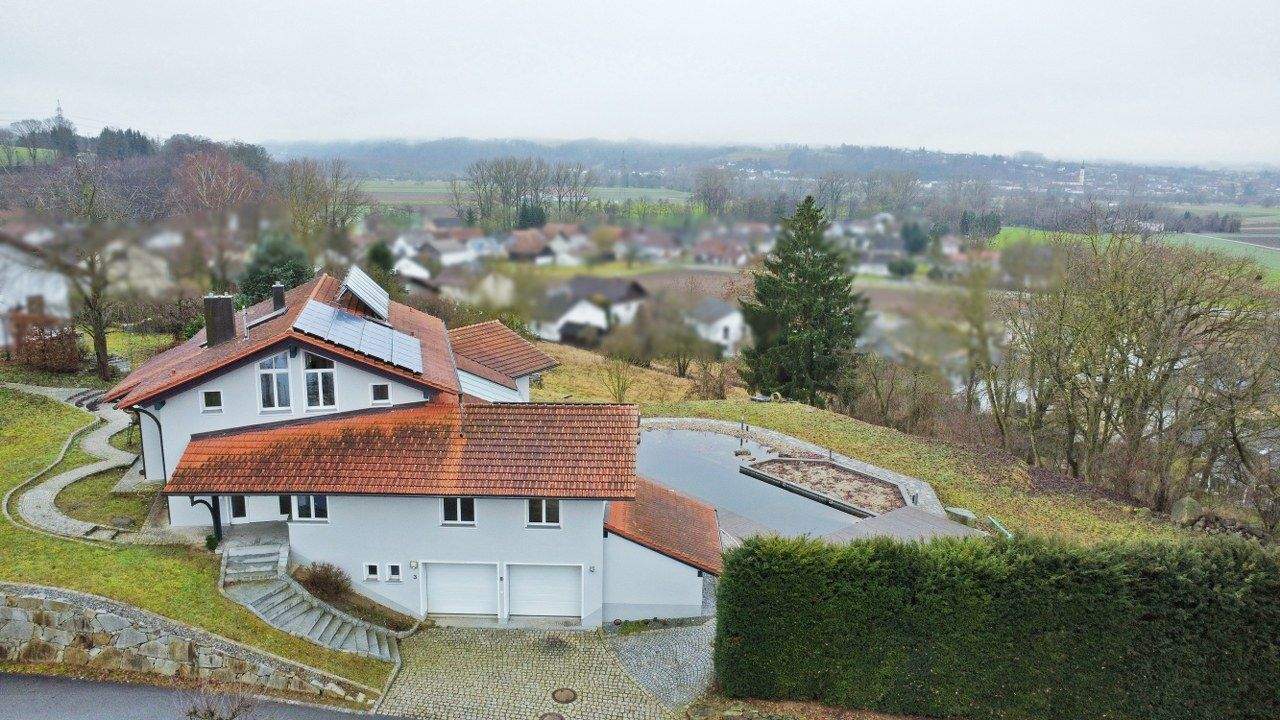 Immobilie in Hofkirchen - Luxuriöses Anwesen in absoluter Premiumlage – unverbaubarer Panoramablick & großzügiges Grundstück - Bild 4