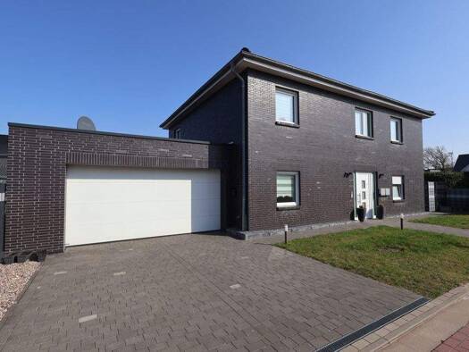 Mehrfamilienhaus zum Kauf 570.000 € 7 Zimmer 222 m² 611 m² Grundstück Rotenburg Rotenburg (Wümme) 27356