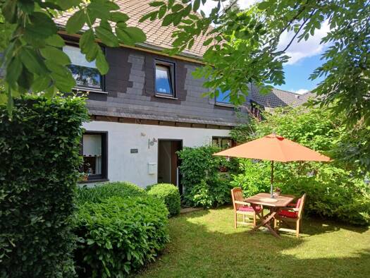 Einfamilienhaus zum Kauf 99.000 € 5 Zimmer 108 m² 294 m² Grundstück Neuastenberger Straße 9 Neuastenberg Winterberg 59955