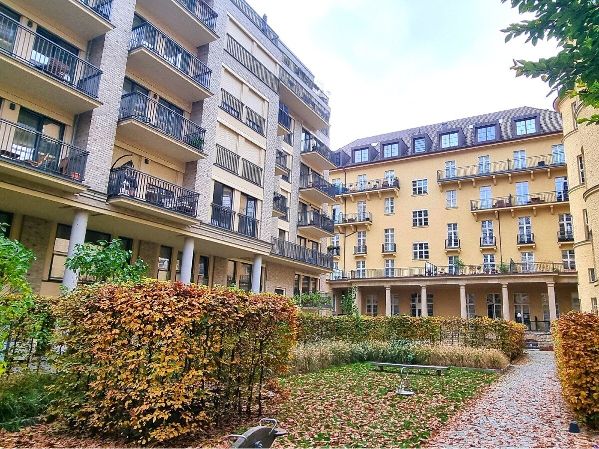 Wohnung zum Kauf 640.000 € 2 Zimmer 80 m²<br/>Wohnfläche 1.<br/>Geschoss 01.02.2025<br/>Verfügbarkeit Charlottenburg Berlin 10585