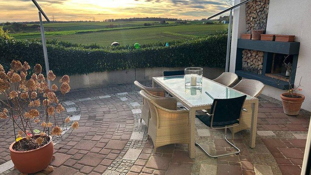 Einfamilienhaus zum Kauf 920.000 € 6,5 Zimmer 267 m² 833 m² Grundstück Oberjesingen Herrenberg 71083