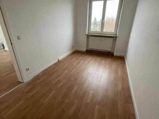 Wohnung zur Miete 649 € 3 Zimmer 69,6 m² 5. Geschoss frei ab 15.12.2025 Berliner Platz 2 Erlangen-Süd Erlangen 91052