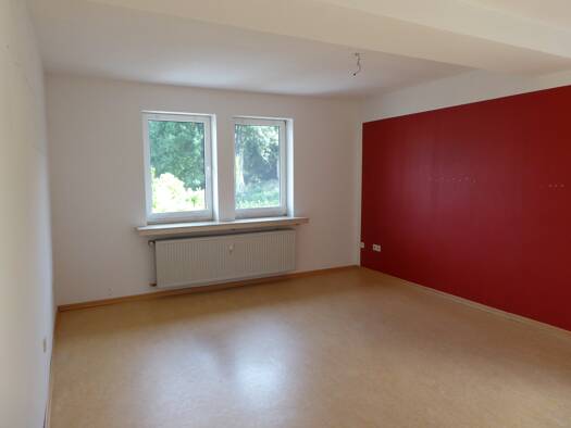 Wohnung zur Miete 355 € 3 Zimmer 79 m² Geschoss 1/3 frei ab 01.02.2026 Elbenberg Naumburg 34311