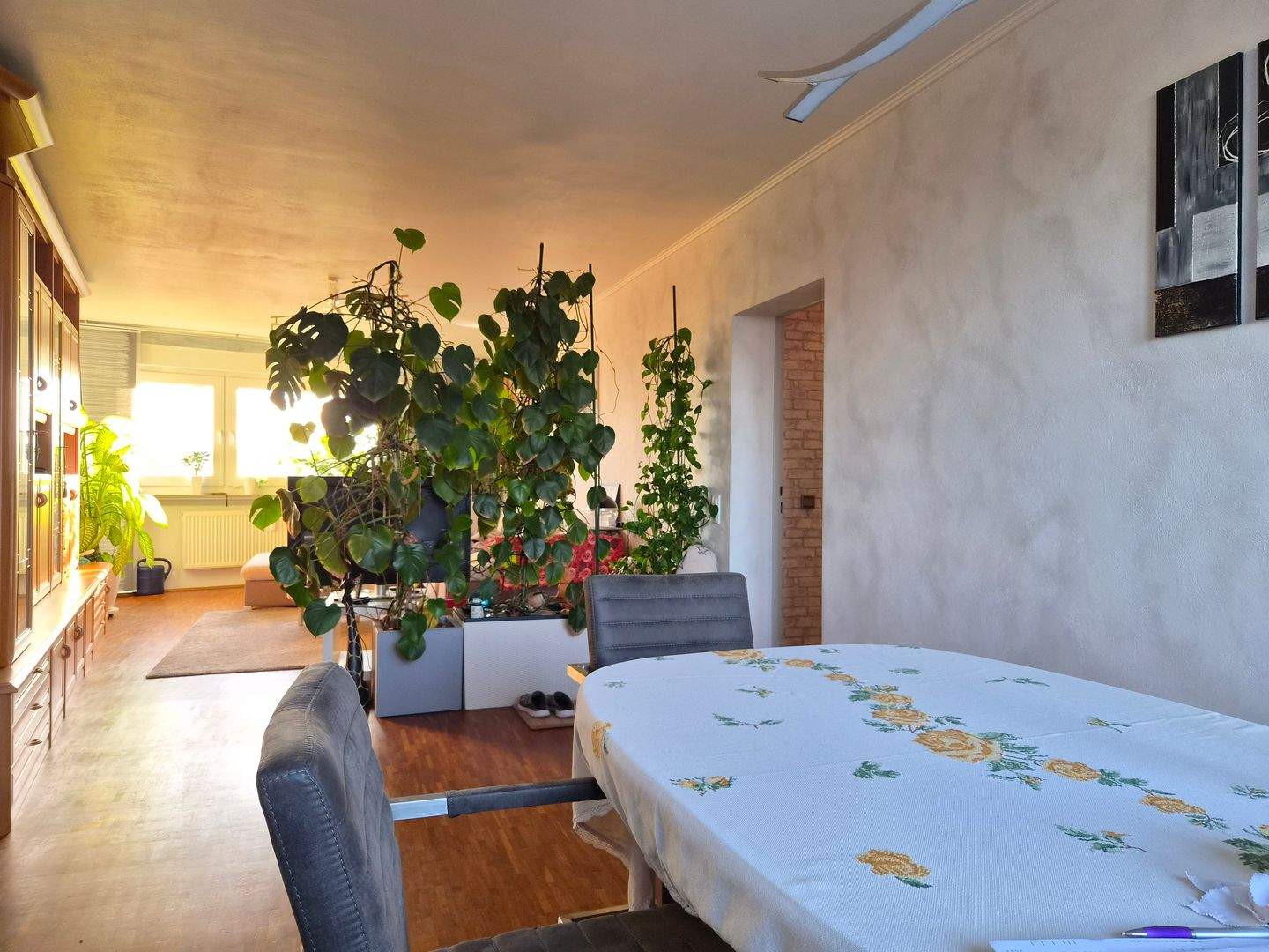 Immobilie in Schwalbach - Ruhige 4 Zimmer Wohnung mit Balkon in Schwalbach - 101 m² - Bild 3