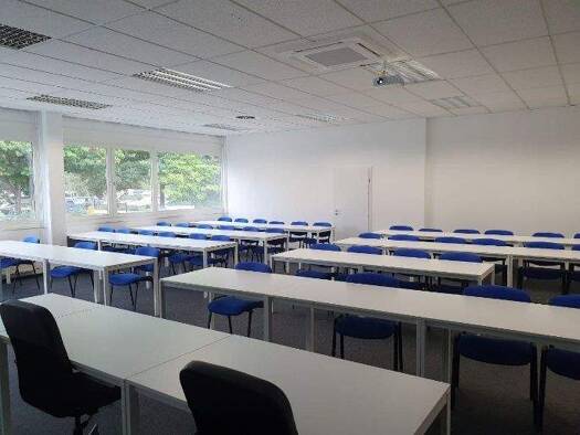 Bürofläche zur Miete provisionsfrei 390 € 153 m² Bürofläche Hofer Straße Sallern-Gallingkofen Regensburg 93057