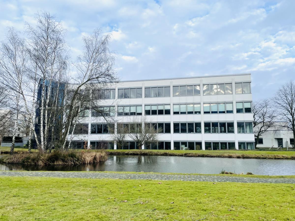 Bürofläche zur Miete 8,50 € 725 m²<br/>Bürofläche ab 725 m²<br/>Teilbarkeit Stahldorf Krefeld 47807