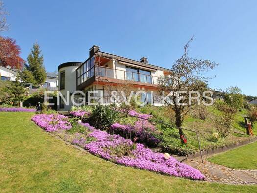 Einfamilienhaus zum Kauf 568.000 € 8 Zimmer 180 m² 1.080 m² Grundstück Trossingen 78647