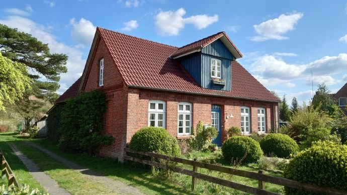 Einfamilienhaus zum Kauf provisionsfrei 299.000 € 6 Zimmer 160 m²<br/>Wohnfläche 2.437 m²<br/>Grundstück Gnarrenburg Gnarrenburg 27442