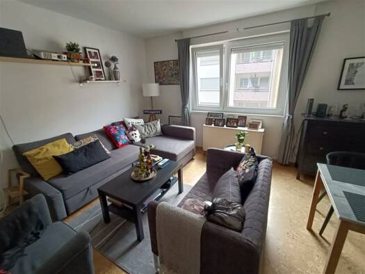 Wohnung zur Miete 1.050 € 3 Zimmer 76 m² 3. Geschoss frei ab sofort West Stuttgart 70178