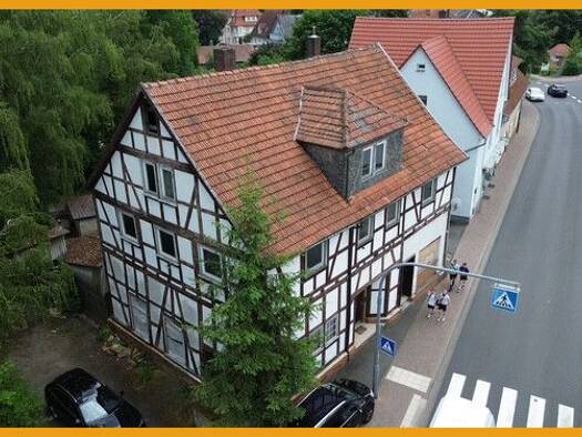 Mehrfamilienhaus zum Kauf provisionsfrei 139.900 € 11 Zimmer 320 m² 504 m² Grundstück Alsfeld 36304