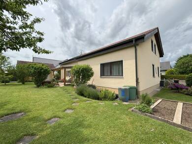 Haus zum Kauf provisionsfrei 695.000 € 6 Zimmer 186 m² 753 m² Grundstück Leipheim Leipheim 89340