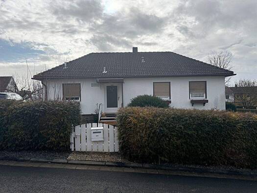 Bungalow zum Kauf 375.000 € 4 Zimmer 114 m² 746 m² Grundstück Breslauer Straße 4 Lieblos Gründau 63584