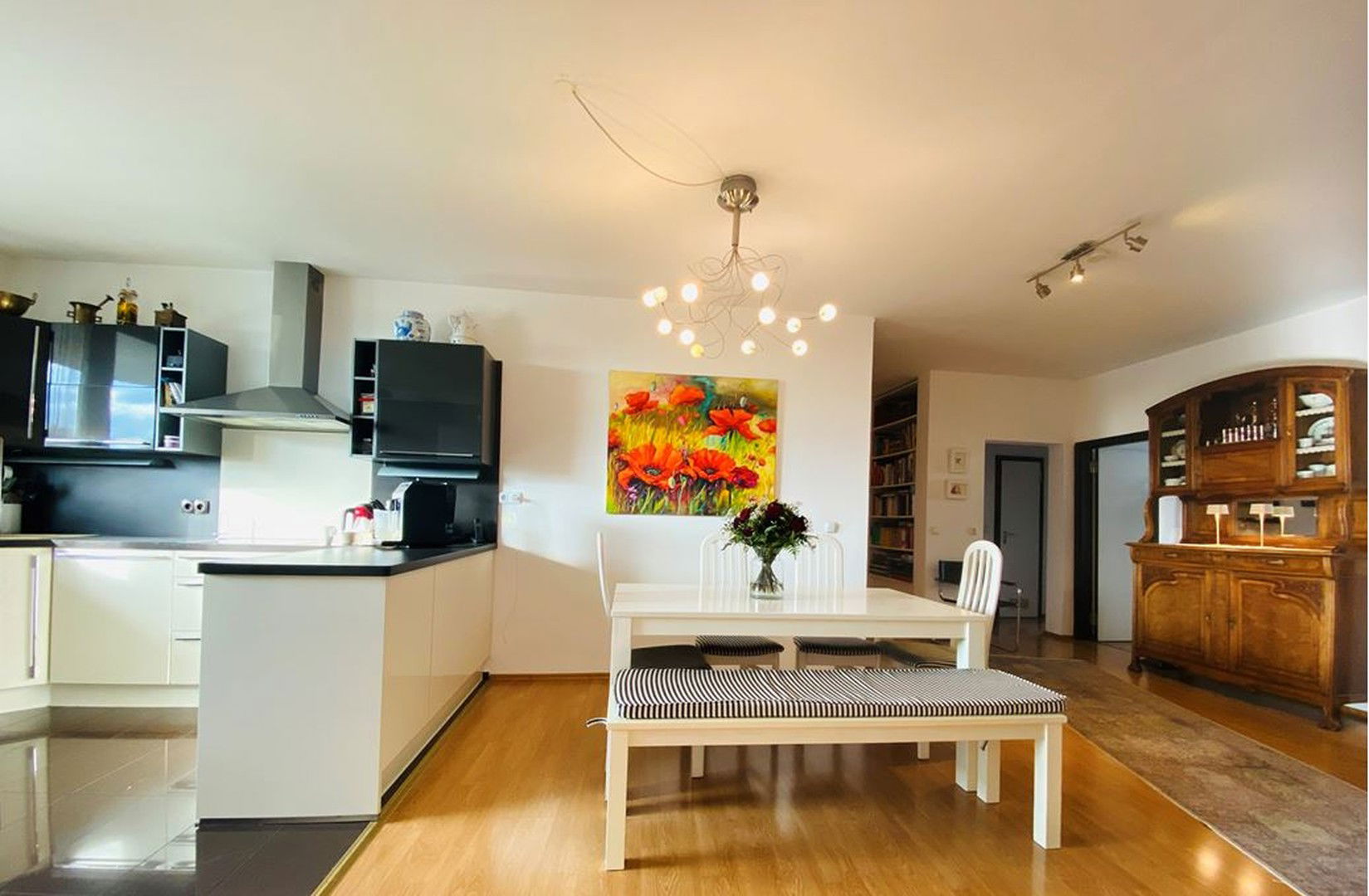 Wohnung zum Kauf provisionsfrei 590.000 € 5 Zimmer 141 m²<br/>Wohnfläche 3.<br/>Geschoss Sachsenhausen - Süd Frankfurt am Main 60598