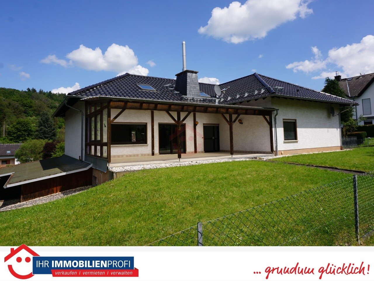 Mehrfamilienhaus zum Kauf 569.000 € 11 Zimmer 380 m²<br/>Wohnfläche 975 m²<br/>Grundstück Hausen / Oes Waldsolms 35510