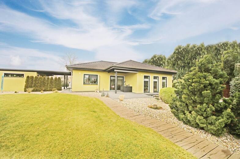 Haus zum Kauf 325.000 € 3 Zimmer 112 m² 1.352 m² Grundstück Jessen Jessen (Elster) 06917