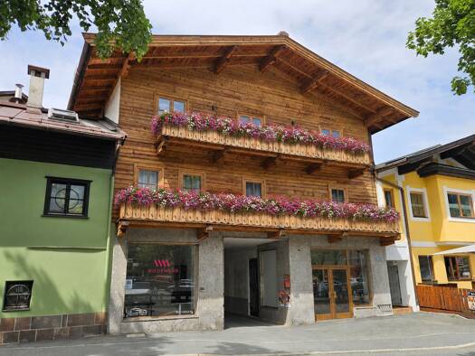 Haus zum Kauf 738,7 m² 568 m² Grundstück Kitzbühel 6370