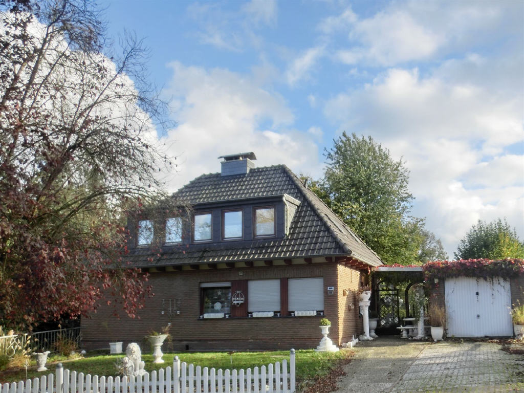 Einfamilienhaus zum Kauf 265.000 € 5 Zimmer 120 m²<br/>Wohnfläche 667 m²<br/>Grundstück Bookhorn Ganderkesee 27777