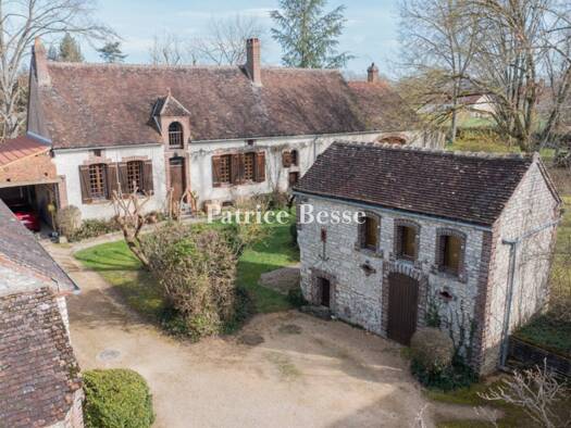 Einfamilienhaus zum Kauf 392.000 € 9 Zimmer 328 m² 3.161 m² Grundstück Toucy 89130