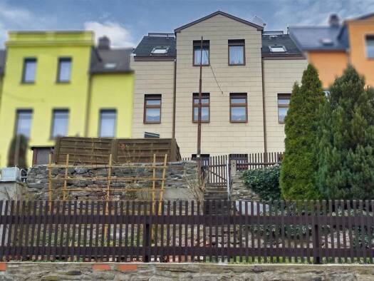 Reihenmittelhaus zum Kauf 89.000 € 6 Zimmer 165 m² 250 m² Grundstück Oelsnitz 08606