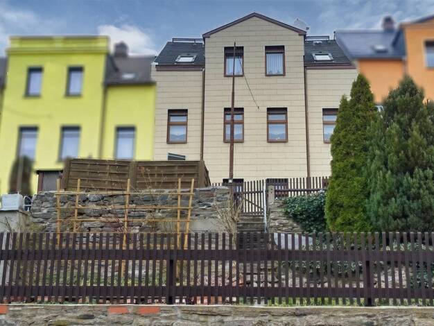 Reihenmittelhaus zum Kauf 89.000 € 6 Zimmer 165 m² 250 m² Grundstück Oelsnitz 08606