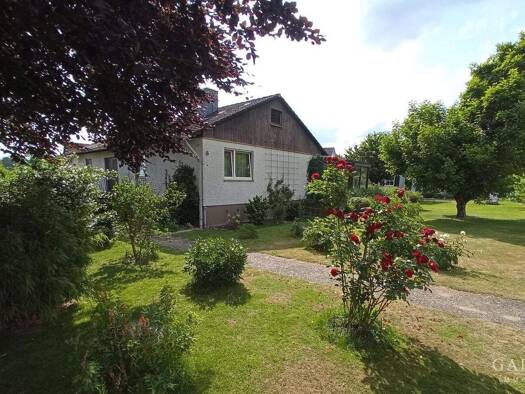 Einfamilienhaus zum Kauf 539.950 € 6 Zimmer 174 m² 1.367 m² Grundstück Neuhaus Adelsdorf 91325