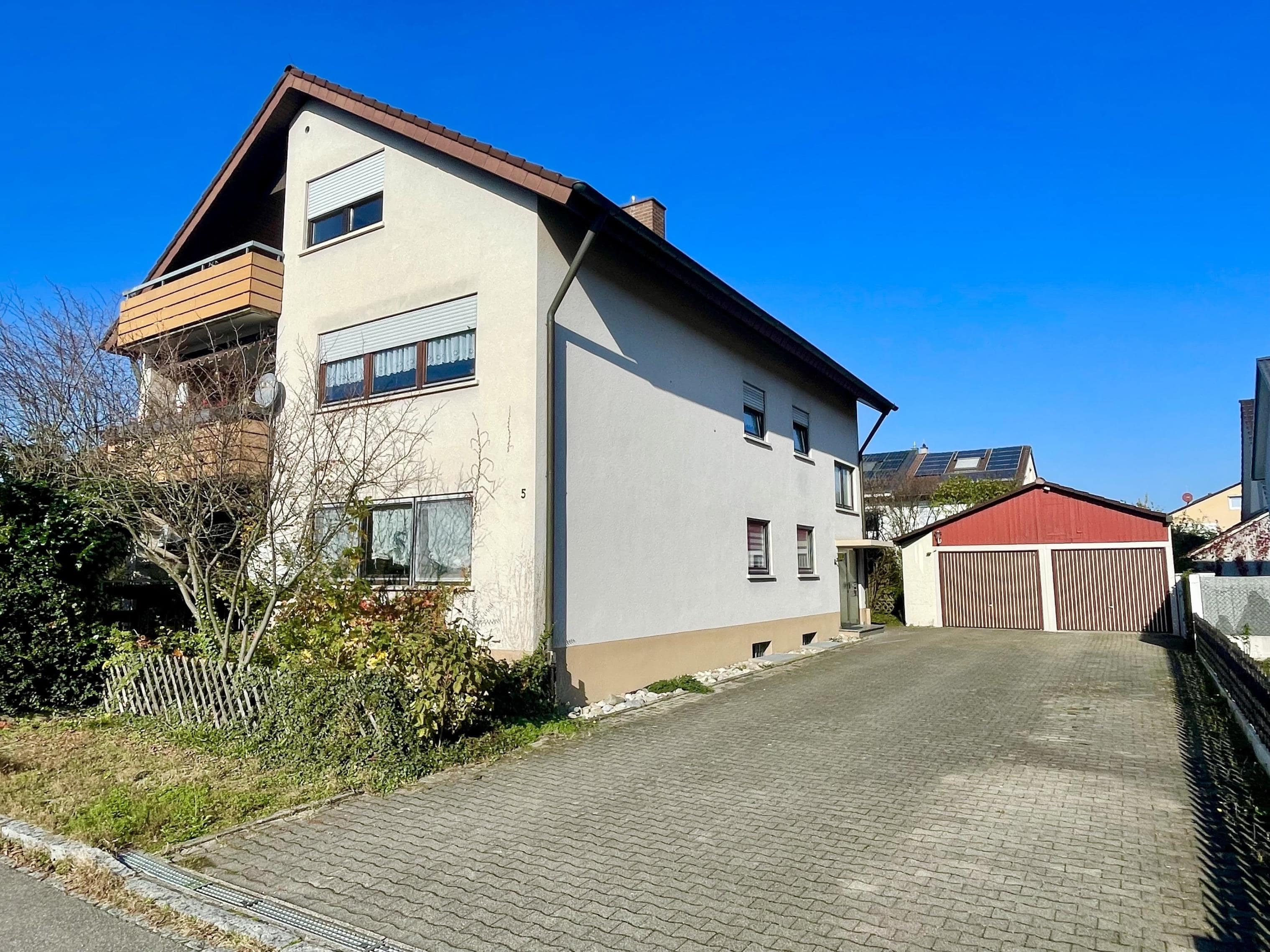 Mehrfamilienhaus zum Kauf 980.000 € 14 Zimmer 330 m²<br/>Wohnfläche 639 m²<br/>Grundstück Haltingen Weil am Rhein 79576