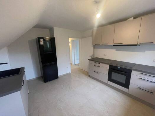 Wohnung zur Miete 850 € 2,5 Zimmer 75 m² 2. Geschoss Ispringen 75228