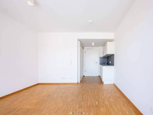 Studio zur Miete 609 € 2 Zimmer 63,1 m² Straubing Straubing, Heerstraße 94315