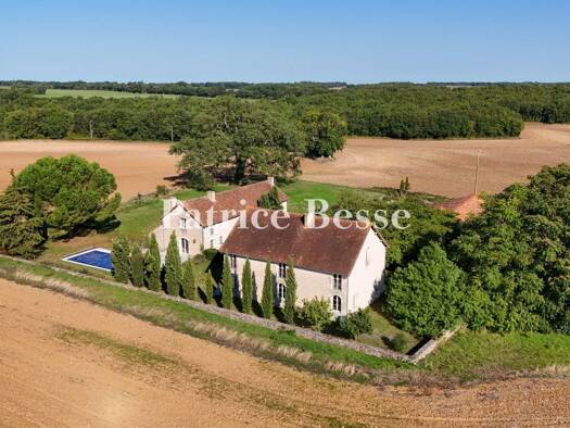 Einfamilienhaus zum Kauf 695.000 € 10 Zimmer 370 m² 6.366 m² Grundstück Trois Quartiers-Centre Ville Poitiers 86000