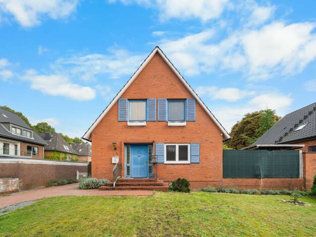 Einfamilienhaus zum Kauf 215.000 € 4,5 Zimmer 97,8 m² 486 m² Grundstück Innenstadt Neumünster 24534