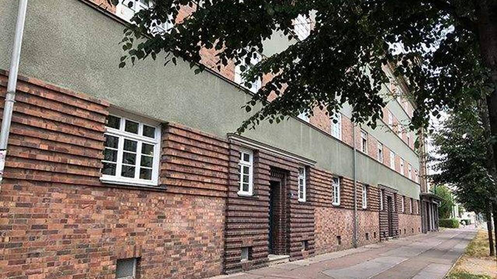 Studio zur Miete 295 € 1 Zimmer 31,8 m² 3. Geschoss Merseburger Str. 240 Damaschkestraße Halle 06130