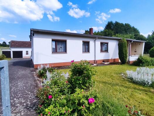 Bungalow zum Kauf 75.000 € 3 Zimmer 90 m² 1.099 m² Grundstück Posseck Triebel/Vogtland / Posseck 08606