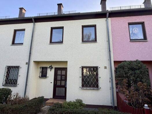 Reihenmittelhaus zum Kauf 630.000 € 4,5 Zimmer 106 m² 140 m² Grundstück Heddernheim Frankfurt 60439