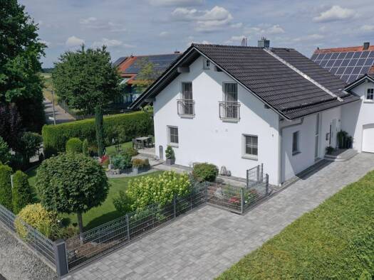 Einfamilienhaus zum Kauf 650.000 € 4 Zimmer 124 m² 571 m² Grundstück Aholfing Aholfing 94345