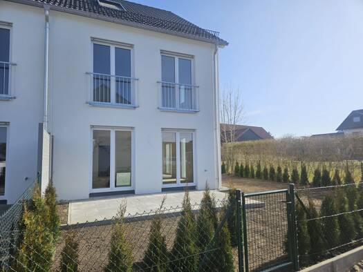 Reihenendhaus zur Miete - Erstbezug 2.240 € 5 Zimmer 143 m² 266 m² Grundstück frei ab 01.09.2026 Adelshofen Adelshofen 82276