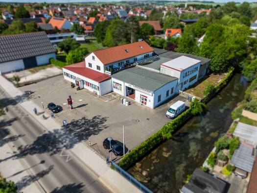 Haus zum Kauf 1.649.000 € 9 Zimmer 181 m² 3.541 m² Grundstück Langenau 89129