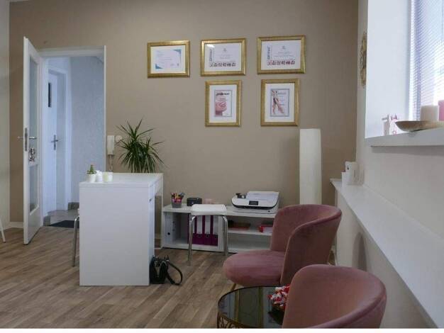 Praxis zum Kauf 159.000 € 2 Zimmer 40 m² Bürofläche Ost Stuttgart 70190