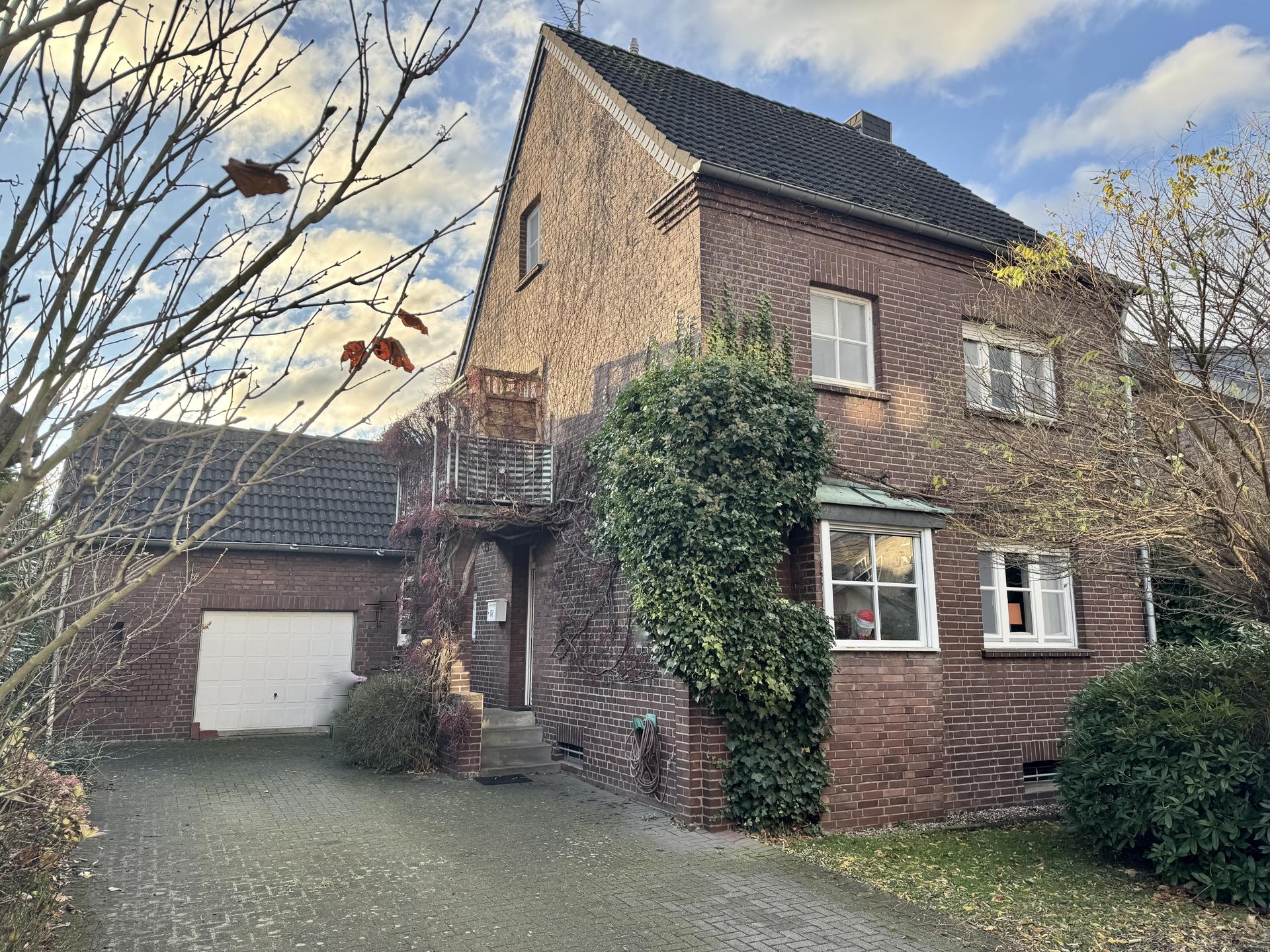 Einfamilienhaus zum Kauf 536.000 € 7 Zimmer 143 m²<br/>Wohnfläche 900 m²<br/>Grundstück Nievenheim Dormagen 41542